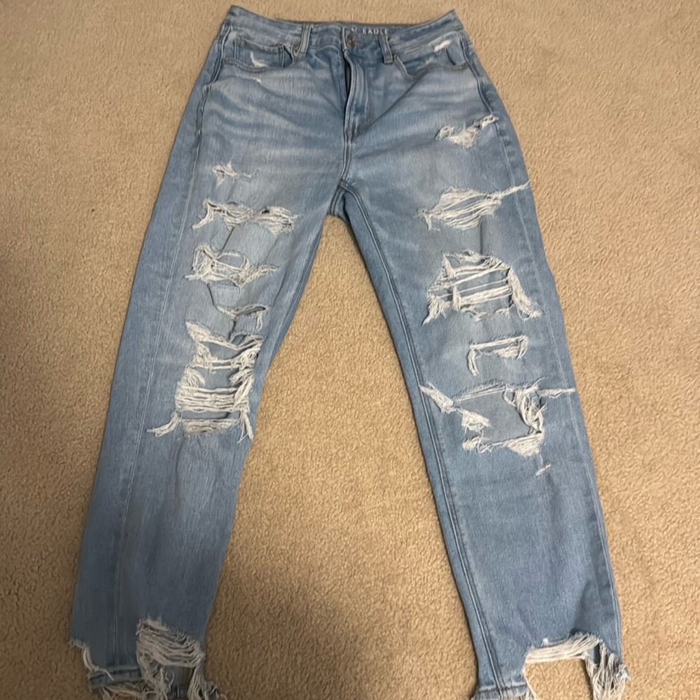 American Eagle Ripped Stridgid Mom Jean